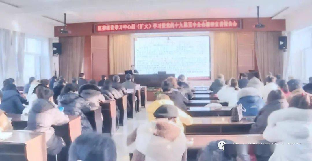 西郊社区居民委员会领导团队介绍